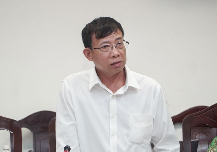 Lãnh đạo Sở Tài chính báo cáo tại cuộc họp