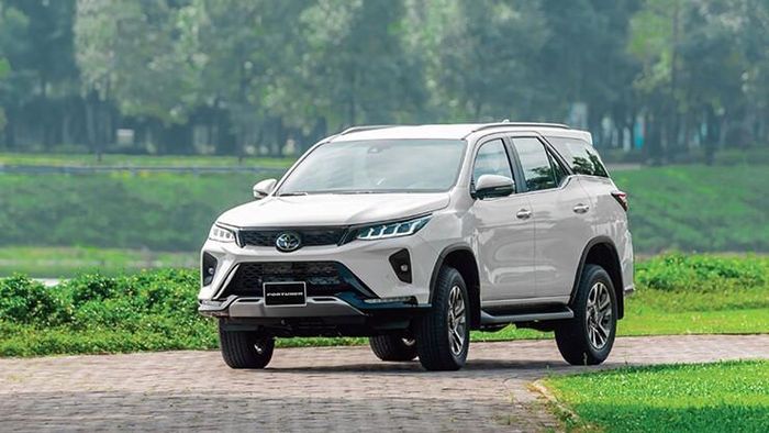 Toyota Fortuner 2026 sở hữu thiết kế khỏe khoắn và mức giá cạnh tranh hơn