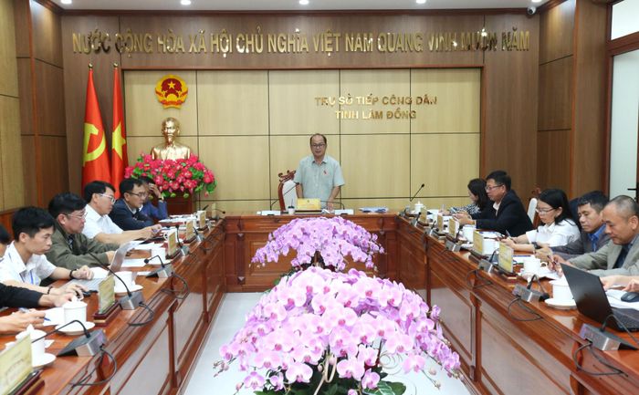 Đồng chí Y Quang BKrông, Phó Chủ tịch HĐND tỉnh Lâm Đồng đề nghị các sở, ngành và đơn vị liên quan chỉ đạo và theo dõi việc giải quyết kiến nghị của công dân 