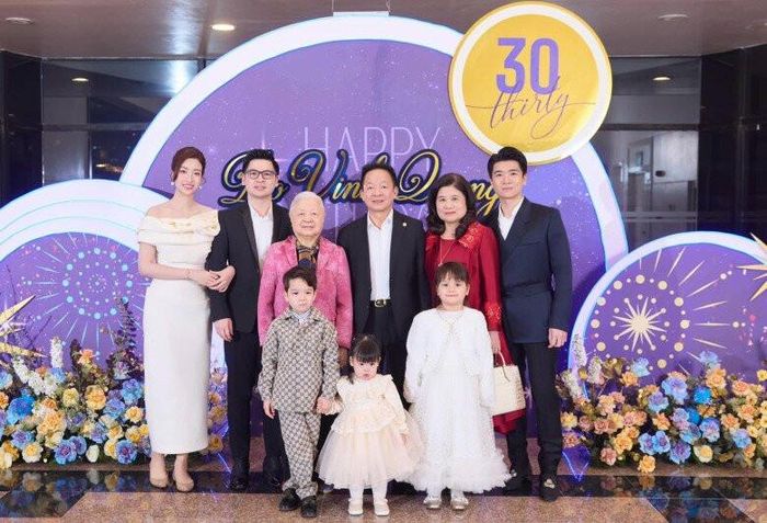 Người đẹp về làm dâu hào môn nổi tiếng, được gia đình chồng yêu thương.