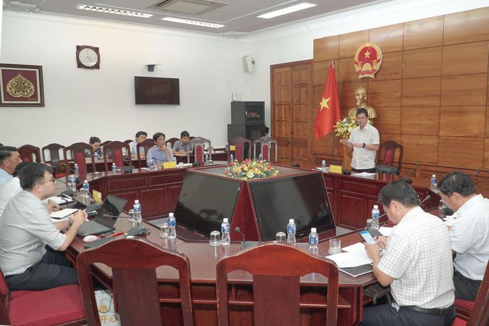 Quang cảnh cuộc họp