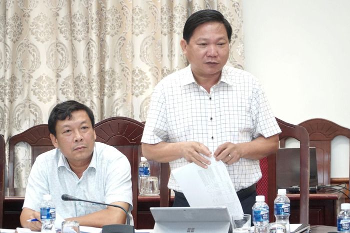 Lãnh đạo Sở Nông nghiệp và Môi trường báo cáo tại cuộc họp