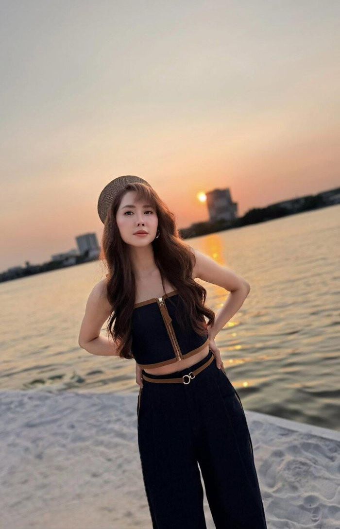 Tường Vi không áp lực khi chứng kiến các đồng nghiệp gặt hái thành công.