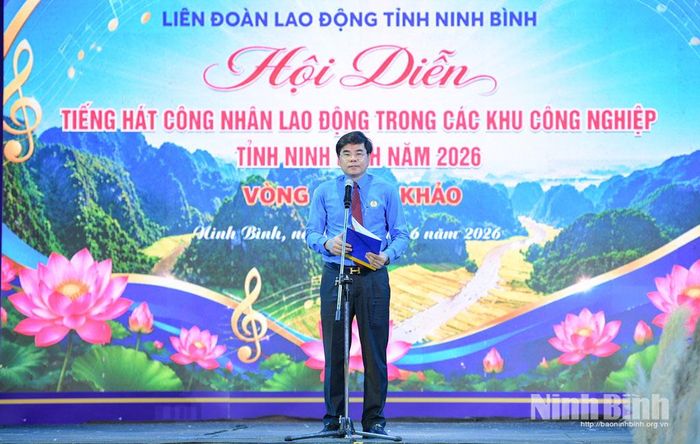 Đồng chí Nguyễn Hải Long, Tỉnh ủy viên, Phó Chủ tịch Ủy ban MTTQ Việt Nam tỉnh, Chủ tịch LĐLĐ tỉnh phát biểu khai mạc hội diễn.