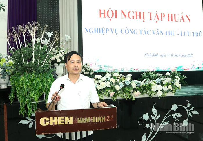 Đồng chí Nguyễn Sơn Ngọc Thành, Phó Giám đốc Sở Nội vụ phát biểu khai mạc lớp tập huấn.