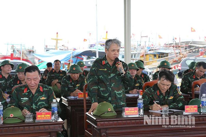 Đồng chí Thiếu tướng Nguyễn Nam Tiến, Chủ nhiệm Chính trị Quân khu 3 phát biểu ý kiến tại buổi diễn tập.
