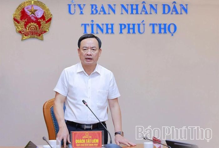 Đồng chí Phó Chủ tịch UBND tỉnh Quách Tất Liêm cho ý kiến chỉ đạo các nội dung chương trình.