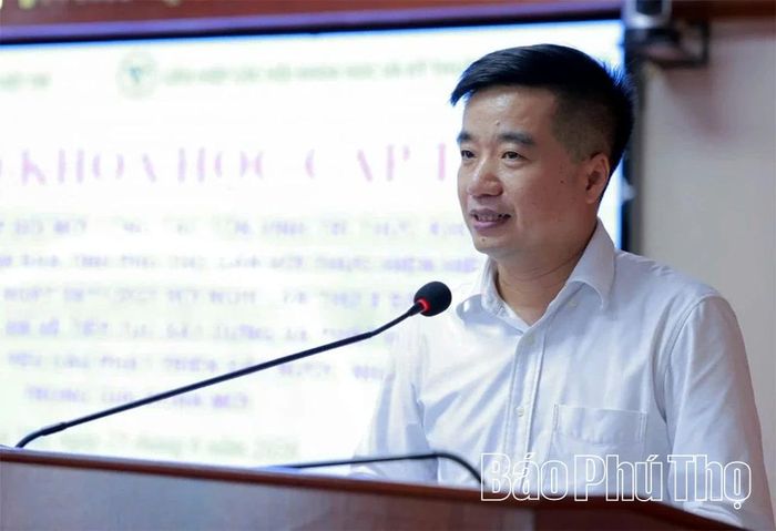 Các đại biểu phát biểu tham luận tại hội thảo.