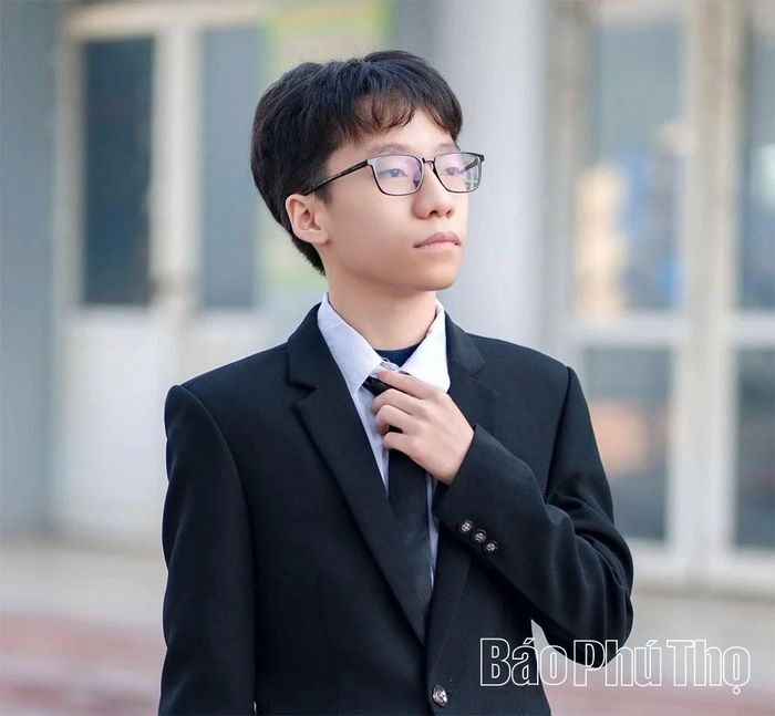 Em Lê Văn Minh, học sinh lớp 9A 1, Trường THCS Phúc Yên.