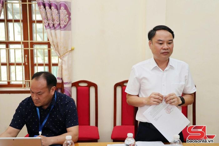 Lãnh đạo Đảng ủy xã Chiềng Sại phát biểu tại cuộc giám sát.