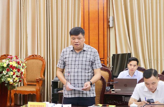 Đại diện Ban Quản lý dự án Đầu tư xây dựng công trình tỉnh báo cáo tại buổi làm việc.