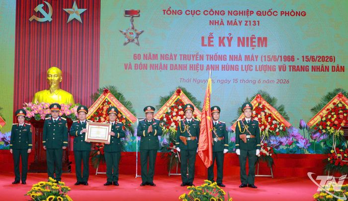 Nhà máy Z131 vinh dự được Chủ tịch nước phong tặng danh hiệu Anh hùng Lực lượng vũ trang nhân dân lần thứ hai.