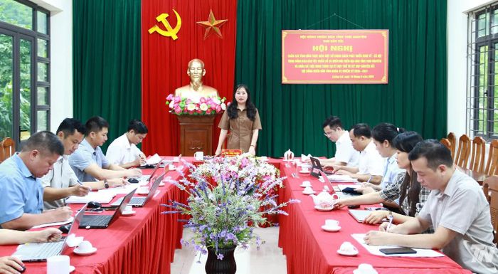 Đoàn khảo sát làm việc với lãnh đạo xã Cường Lợi.