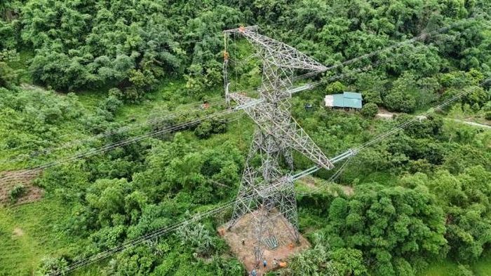 VT 430 tuyến 500kV Sơn La - Hòa Bình do TTĐ Thanh Hóa thi công