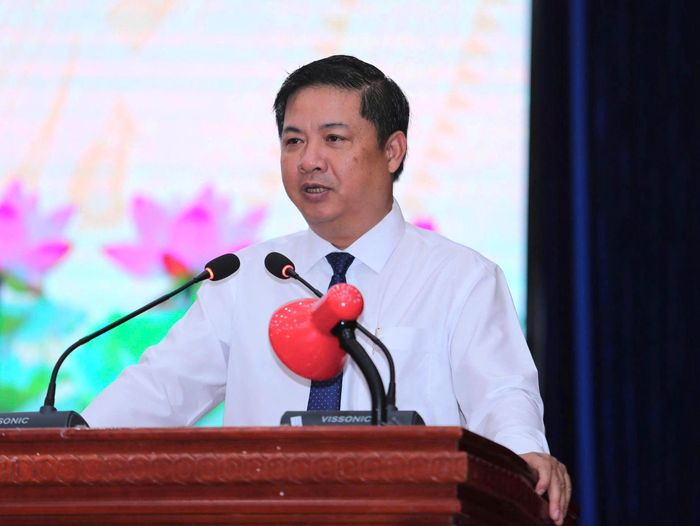 Bí thư Tỉnh ủy Đắk Lắk Lương Nguyễn Minh Triết chúc mừng các cán bộ được điều động, bổ nhiệm. Đồng thời, yêu cầu các cán bộ được điều động, bổ nhiệm nhanh chóng tiếp cận công việc, bảo đảm sự lãnh đạo, chỉ đạo thông suốt, không để gián đoạn nhiệm vụ.