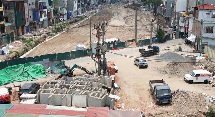 Quy mô đầu tư gồm ba ô quy hoạch có tổng diện tích 6.803m². Các hạng mục chính bao gồm bãi đỗ xe - nhà để xe, trạm sạc... (Ảnh minh họa).