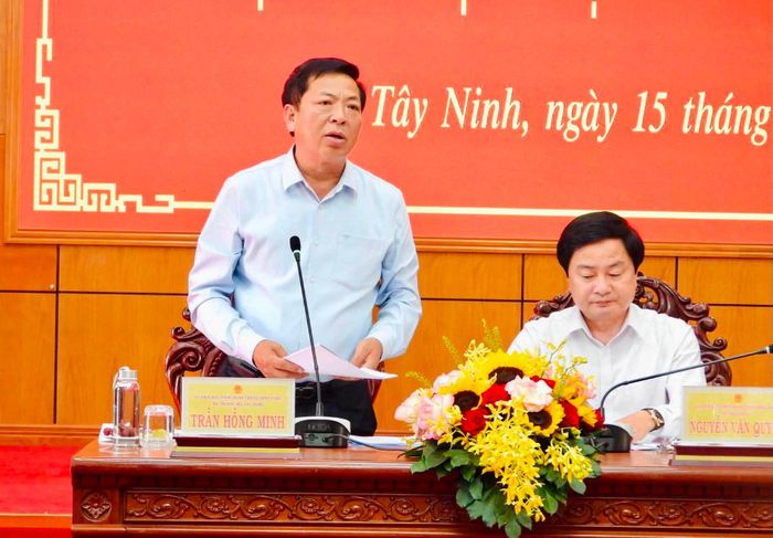 Bộ trưởng Bộ Xây dựng Trần Hồng Minh phát biểu kết luận cuộc họp.