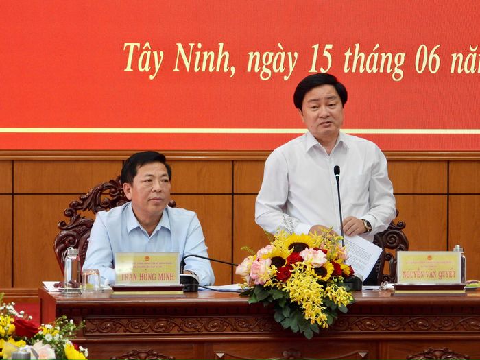 Bí thư Tỉnh ủy Tây Ninh Nguyễn Văn Quyết phát biểu tại cuộc họp.