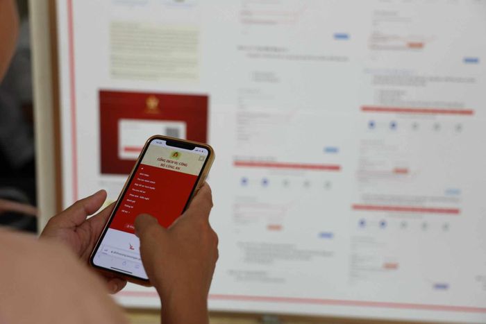 Giấy phép lái xe của người thi đỗ sẽ có trên VNeID sau khoảng hai giờ.