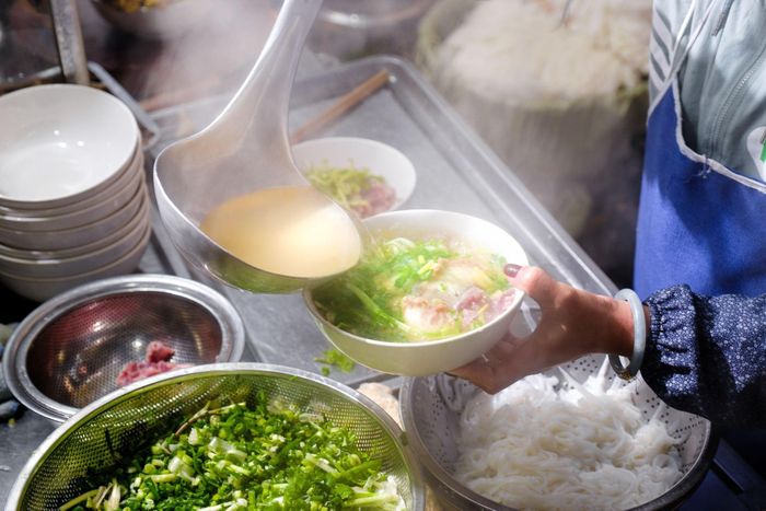 Phở là món ăn điển hình vào buổi sáng của người dân Hà Nội.