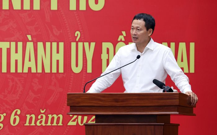 Bí thư Thành ủy TP. Đồng Nai Vũ Hồng Văn phát biểu tại buổi làm việc với Thủ tướng và đoàn công tác Chính phủ. Ảnh: Hoa Lê