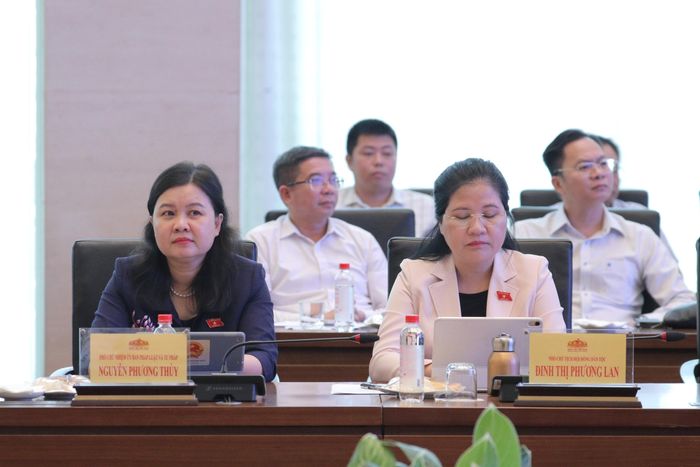 Các đại biểu tham dự hội thảo
