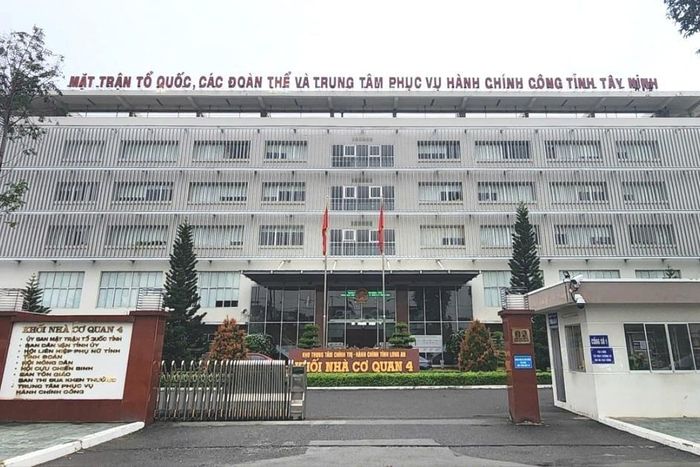 Trung tâm phục vụ hành chính công tỉnh Tây Ninh