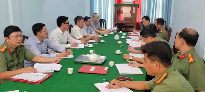 Lãnh đạo Cục An ninh nội địa và Phòng chuyên đề làm việc về với Công an tỉnh Đồng Tháp về phòng ngừa, ngăn chặn hoạt động lợi dụng vấn đề tôn giáo vi phạm pháp luật.
