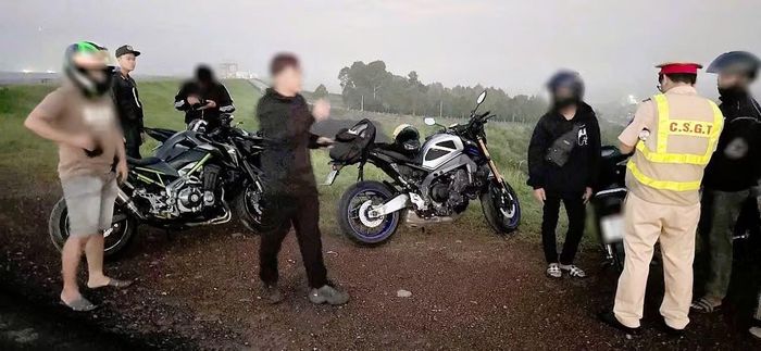 CSGT làm việc với các thanh, thiếu niên tụ tập tại khu vực đường Bờ đập Hồ Trị An.