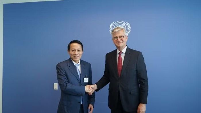 Bộ trưởng Bộ Công an Lương Tam Quang và Phó tổng Thư ký phụ trách về GGHB LHQ Jean-Pierre Lacroix tại New York, Hoa Kỳ.