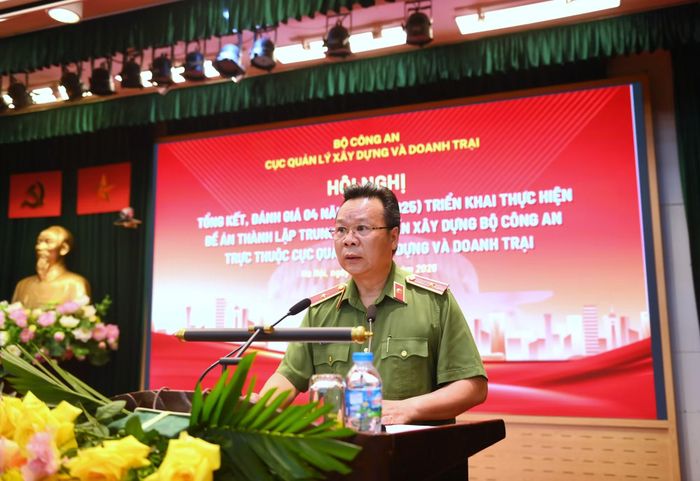 Cục trưởng Cục Quản lý xây dựng và doanh trại, Thiếu tướng Hà Văn Tuyên phát biểu khai mạc hội nghị.