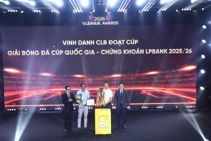Ban tổ chức V.League Awards 2026 vinh danh CLB bóng đá Công An TP Hồ Chí Minh với thành tích vô địch Cúp Quốc gia 2025/26.