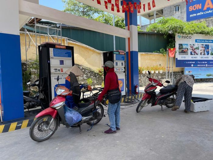 Người dân trên địa bàn tỉnh đang dần thích ứng với xăng sinh học E10.
