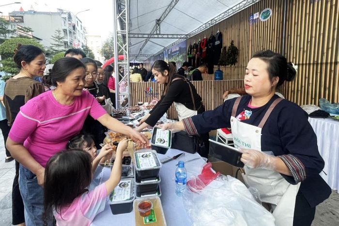 Sản phẩm thạch đen đã đạt chứng nhận OCOP 3 sao, có bao bì, nhãn mác, từng bước tiếp cận thị trường rộng lớn hơn.