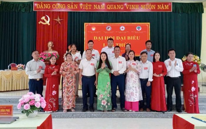 Ban Chấp hành Hội khuyến học xã Đàm Thủy nhiệm kỳ 2026 - 2031 ra mắt đại hội.