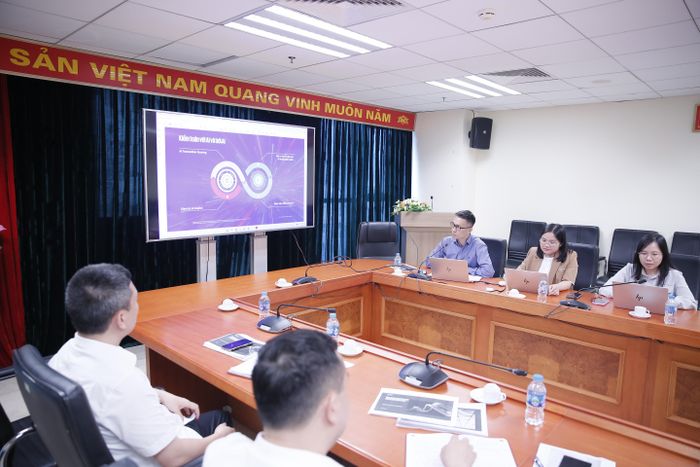 Các chuyên gia KPMG chia sẻ tại Tọa đàm.