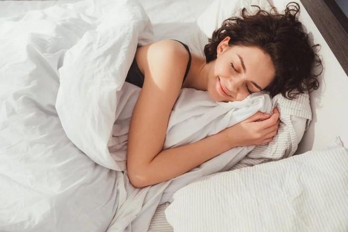 Giấc ngủ là khoảng thời gian cơ thể phục hồi tế bào, sửa chữa mô và điều hòa nhiều hormone quan trọng. Ảnh minh họa