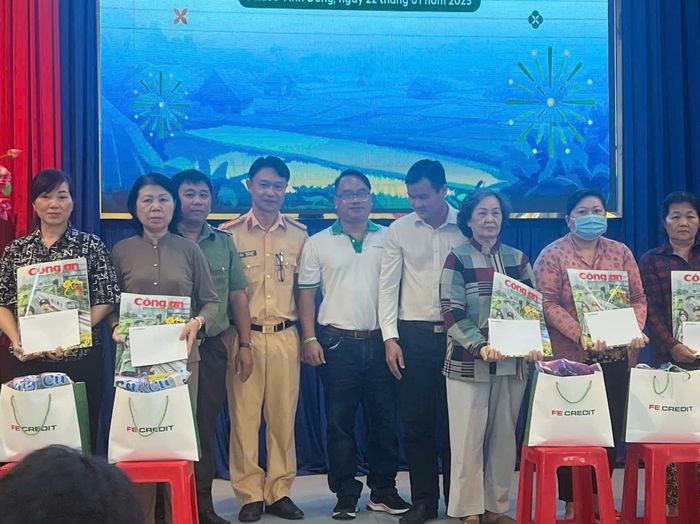 Công tác chăm lo cho đồng bào khó khăn vào các dịp lễ, tết được Báo Công an TP.Hồ Chí Minh duy trì suốt hàng chục năm qua