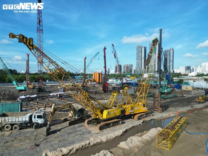 Trung tâm hành chính được thiết kế với tổng diện tích sàn khoảng 272.000 m², đáp ứng nhu cầu làm việc của khoảng 8.000 cán bộ, công chức, viên chức và người lao động. Hệ thống trung tâm hành chính công dự kiến phục vụ từ 1.500 - 2.000 lượt người dân, doanh nghiệp mỗi ngày.