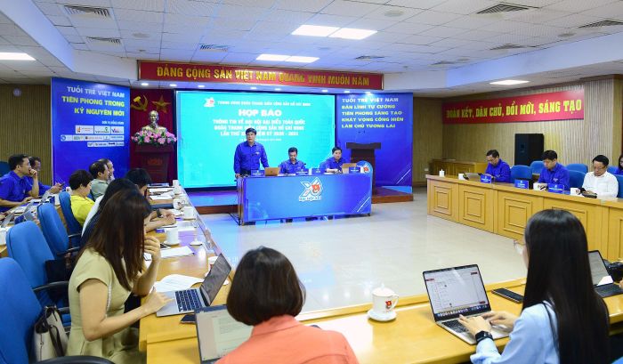 Toàn cảnh họp báo.