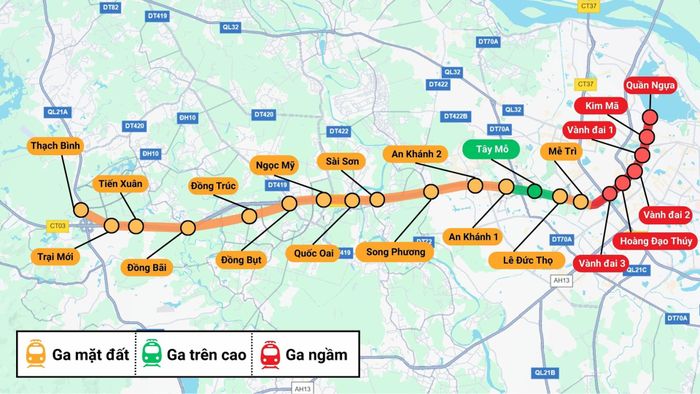 Trước đó, cuối tháng 12/2025, Hà Nội khởi công tuyến đường sắt đô thị số 5 đoạn Văn Cao - Ngọc Khánh - Láng - Hòa Lạc với tổng mức đầu tư hơn 72.000 tỷ đồng. Dự án có chiều dài gần 40km, điểm đầu tại khu vực giao giữa đường Văn Cao và Hoàng Hoa Thám. Tuyến đi ngầm qua các tuyến phố Văn Cao, Liễu Giai, Nguyễn Chí Thanh, Trần Duy Hưng trước khi chuyển sang đi trên mặt đất tại dải phân cách giữa đại lộ Thăng Long và cao tốc Hòa Lạc - Hòa Bình, kết thúc tại khu vực Hòa Lạc và Yên Xuân.