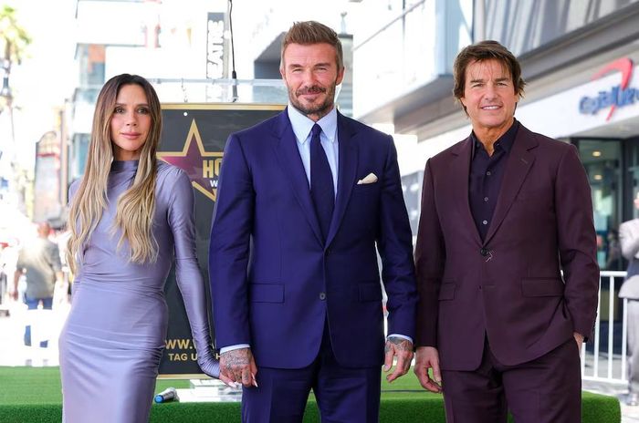 Tom Cruise xuất hiện trong lễ vinh danh David Beckham trên Đại lộ Danh vọng Hollywood.