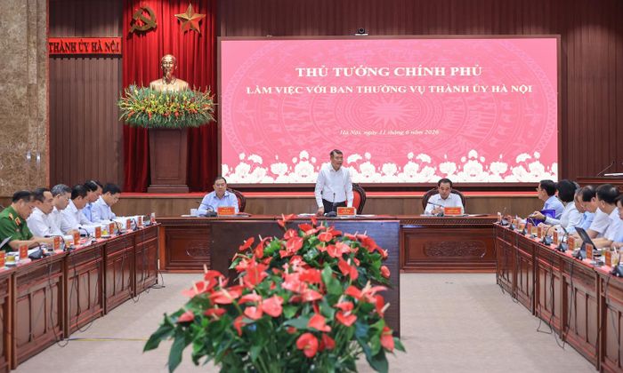 Thủ tướng Lê Minh Hưng làm việc với Ban Thường vụ Thành ủy Hà Nội, chiều 11/6. (Ảnh: VGP)