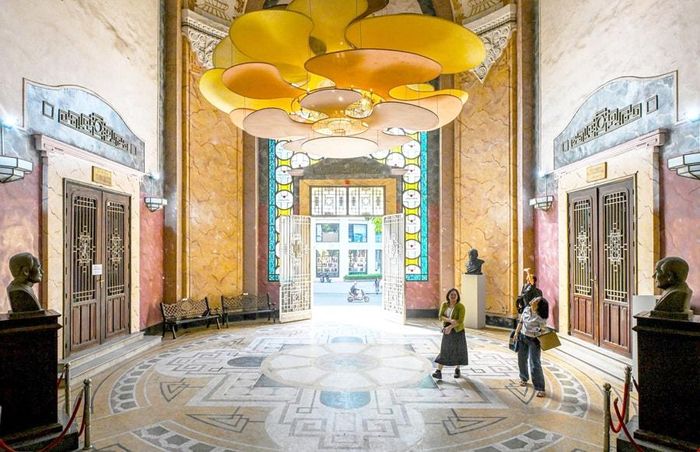 Sảnh chính của Trường Đại học Khoa học tự nhiên (Đại học Quốc gia Hà Nội) tại 19 phố Lê Thánh Tông. Ảnh: Giang Huy