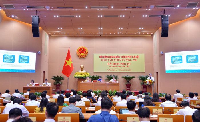 Quang cảnh phiên làm việc sáng 15-6. Ảnh: Thành Thái