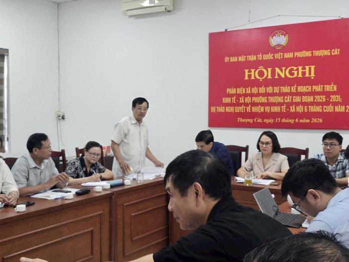Các đại biểu đã tập trung thảo luận, đóng góp nhiều ý kiến tâm huyết, trách nhiệm đối với dự thảo báo cáo. Ảnh: PV