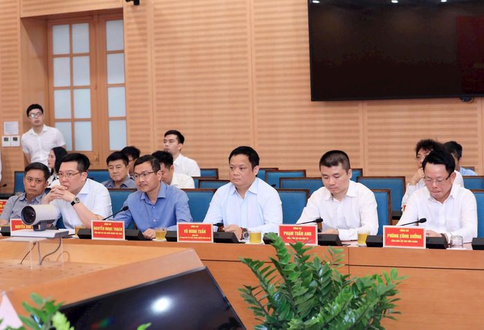 Các đại biểu tham dự gặp mặt. Ảnh: Viết Thành