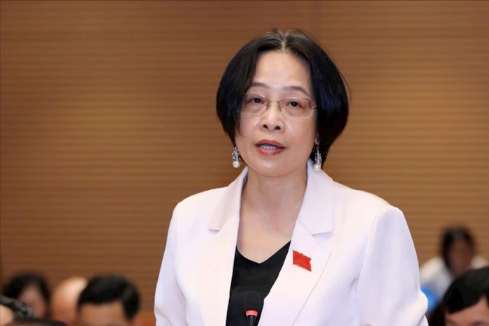 Đại biểu Nguyễn Thị Lan Hương đề nghị xem xét tác động của Đề án vùng phát thải thấp trong Vành đai 1. Ảnh: Thành Thái