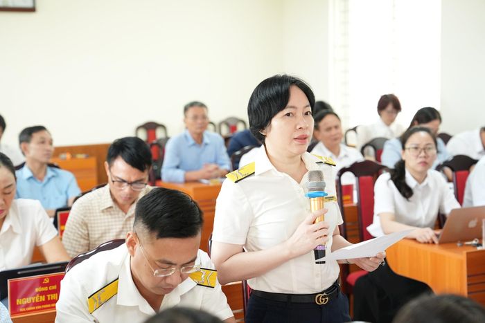Đại biểu phát biểu ý kiến tại hội nghị. Ảnh: Vân Thư