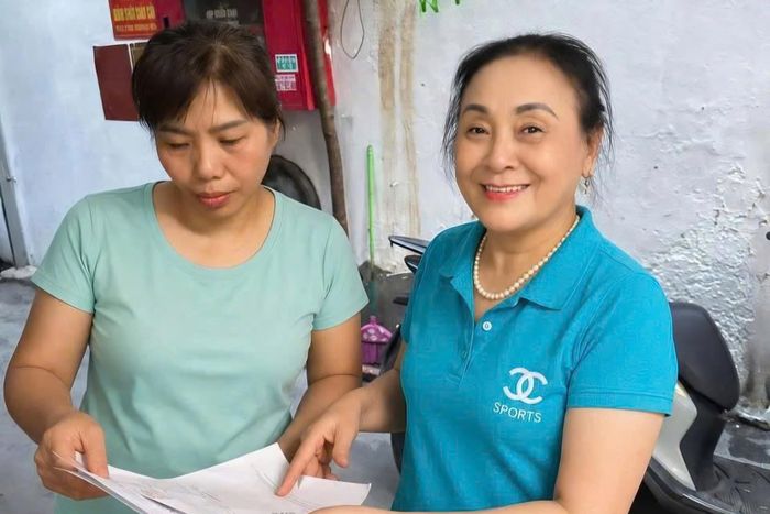 Tổ trưởng các tổ dân phố đã đến từng hộ gia đình để thu thập ý kiến. Đảm bảo tất cả các hộ dân đều được nói lên tiếng nói của mình.